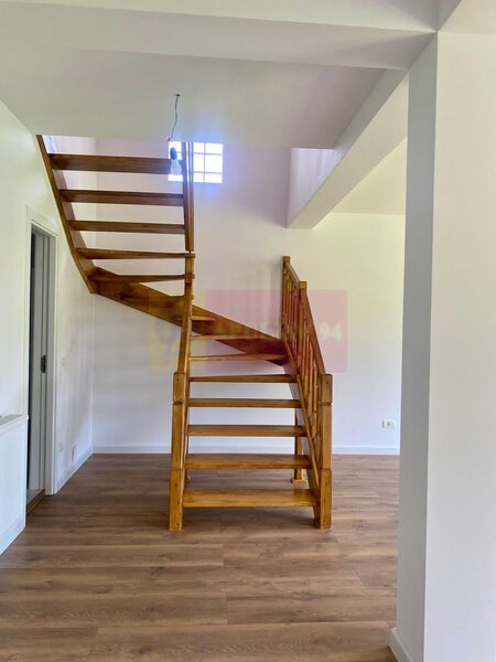Duplex in vila, 4 camere, renovat 2025, curte 250 mp, Mogosoaia